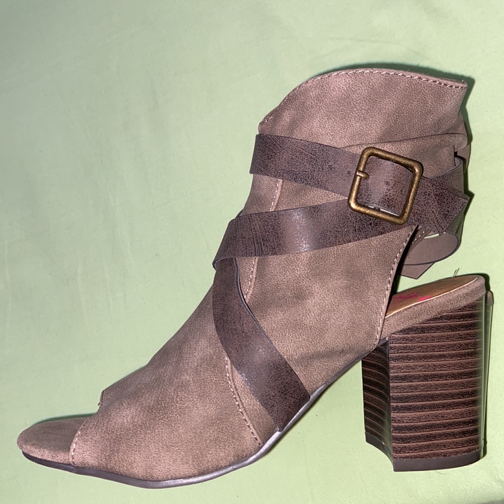 Brand New with Tags Jelly Pop Cross Buckle Booties 6